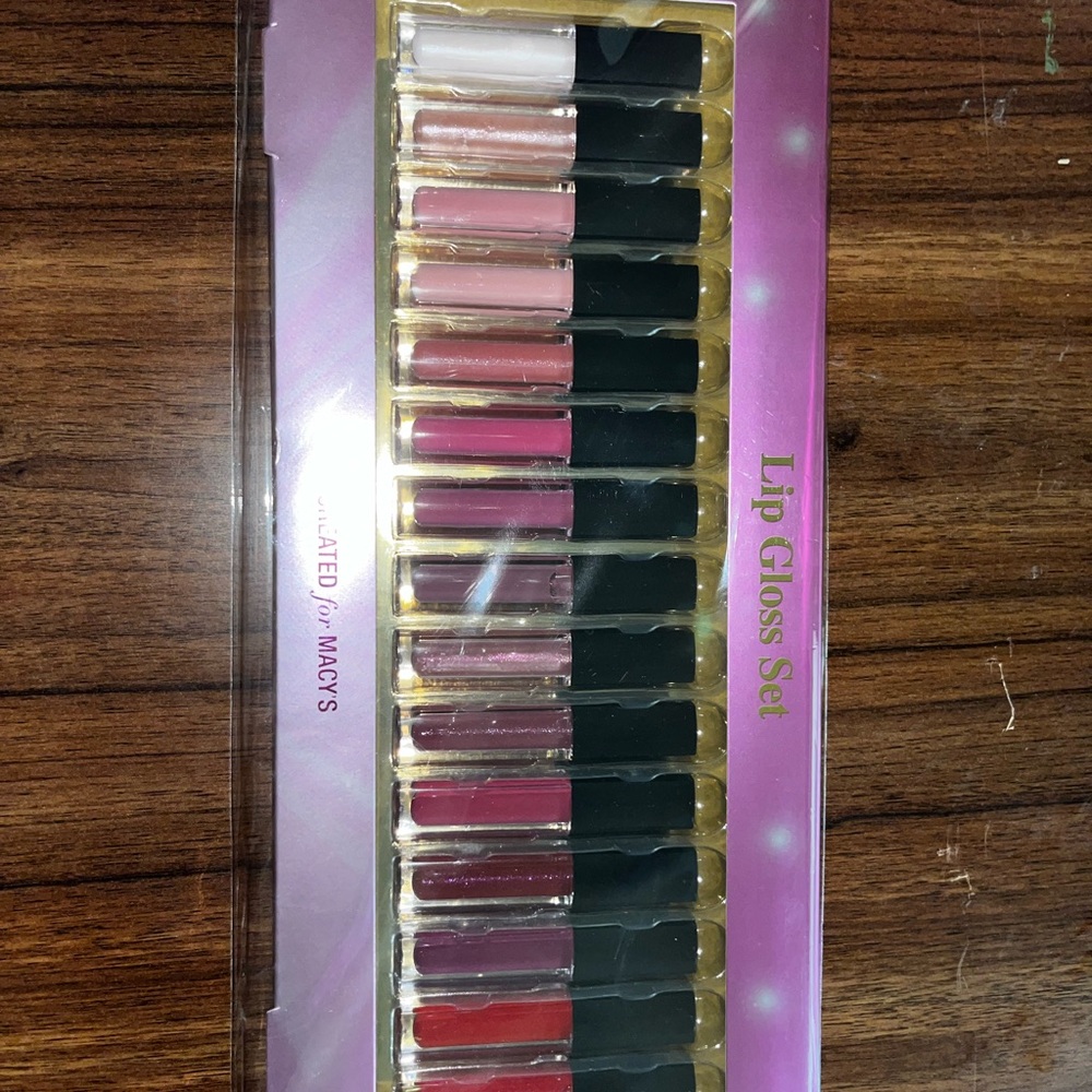 Lip gloss and polish set